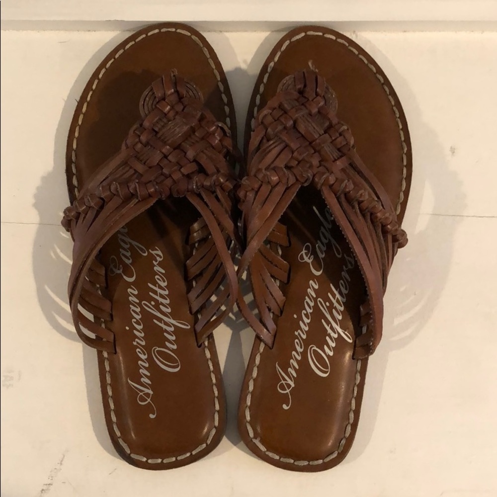 American Eagle flip flops